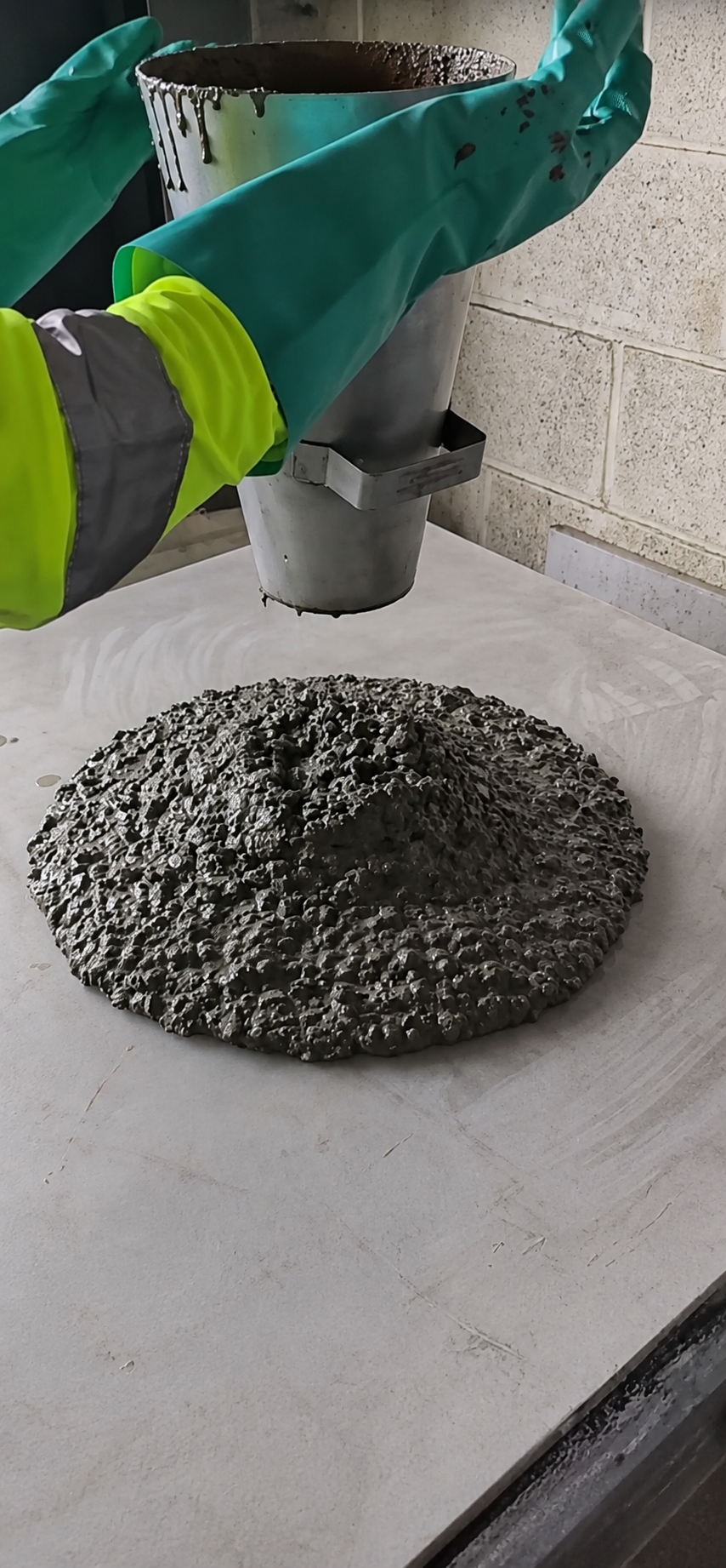 Ensayo de flujo de concreto autocompactante